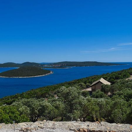 Glamping Tents And Mobile Homes Trasorka Veli Lošinj Buitenkant foto