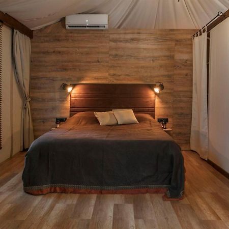 Glamping Tents And Mobile Homes Trasorka Veli Lošinj Kamer foto