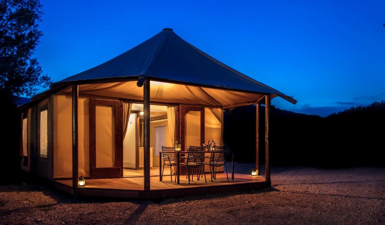 Glamping Tents And Mobile Homes Trasorka Veli Lošinj Buitenkant foto