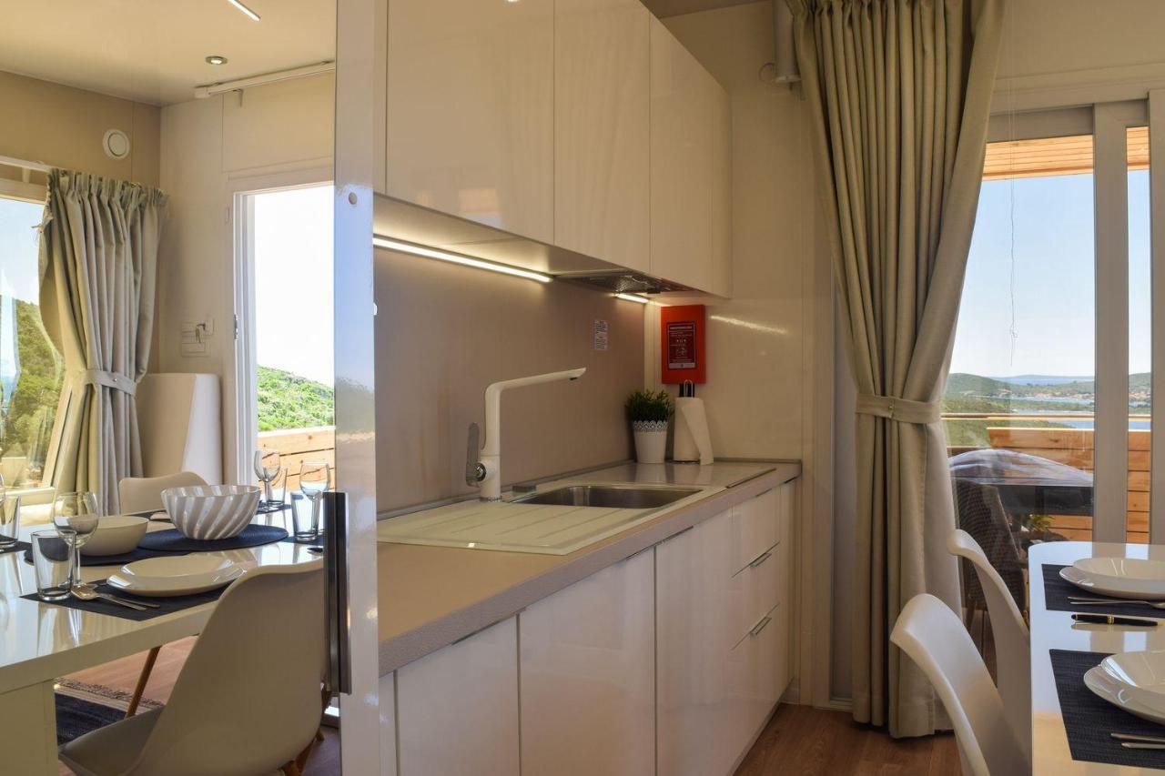 Glamping Tents And Mobile Homes Trasorka Veli Lošinj Buitenkant foto