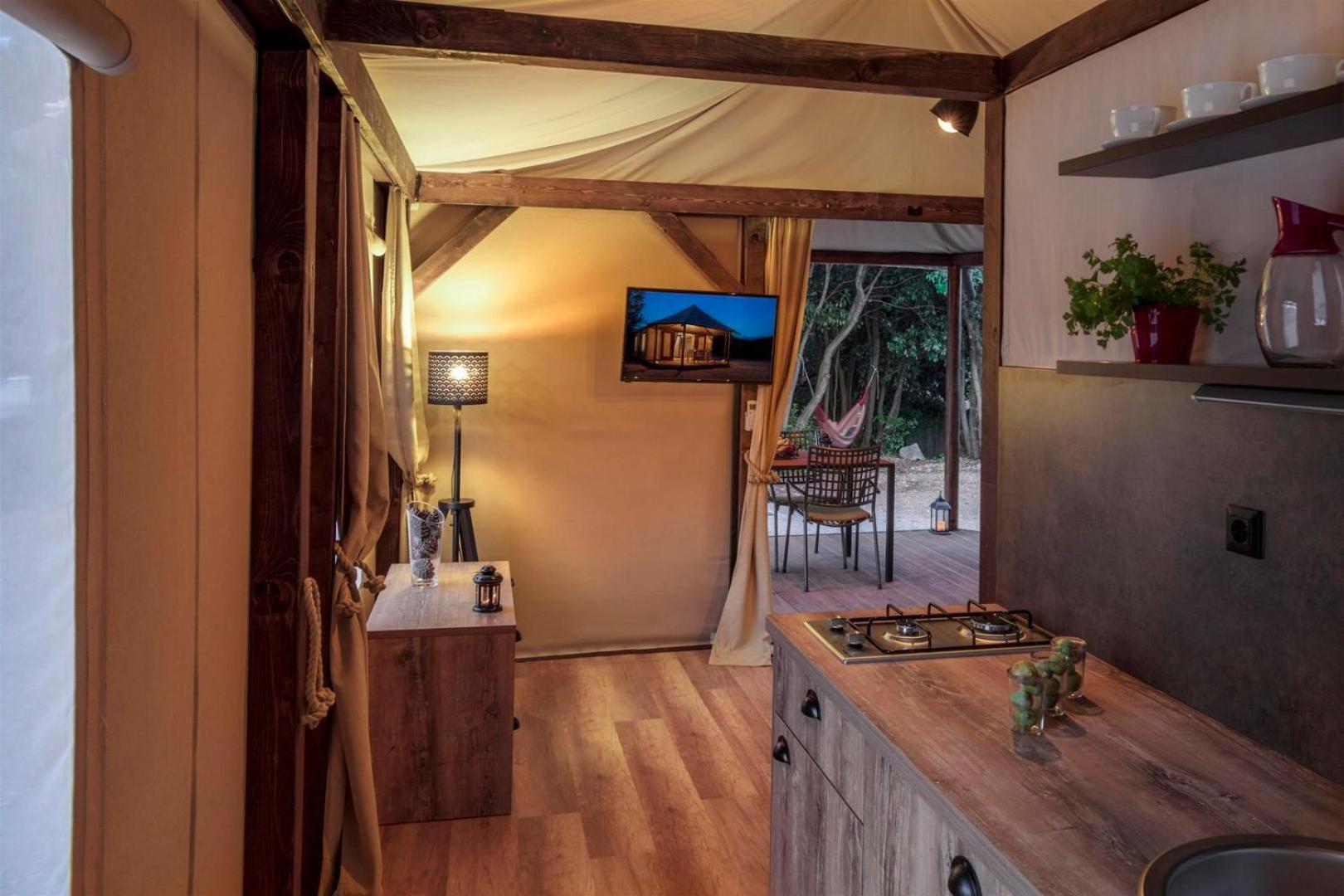 Glamping Tents And Mobile Homes Trasorka Veli Lošinj Kamer foto