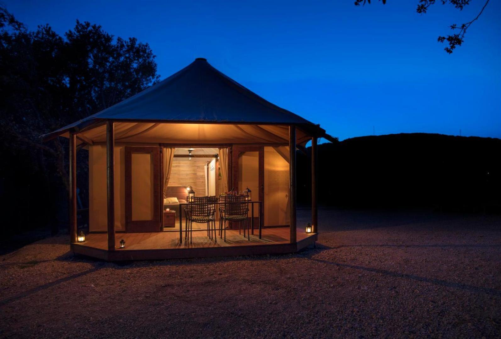 Glamping Tents And Mobile Homes Trasorka Veli Lošinj Kamer foto