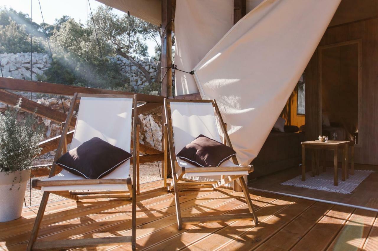 Glamping Tents And Mobile Homes Trasorka Veli Lošinj Buitenkant foto