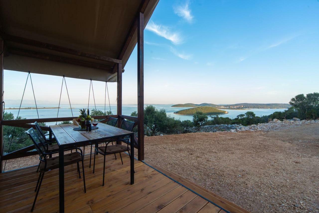 Glamping Tents And Mobile Homes Trasorka Veli Lošinj Buitenkant foto