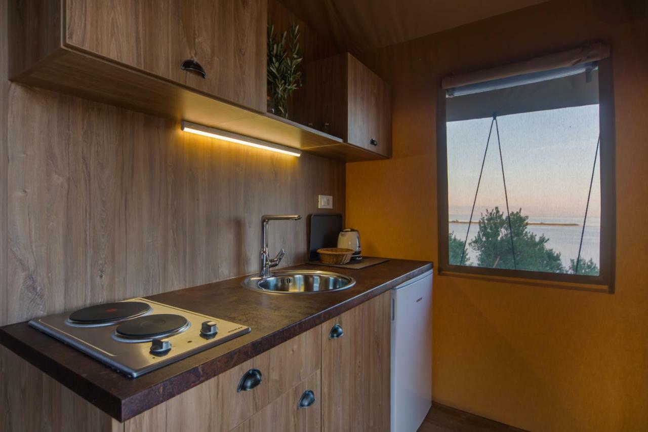 Glamping Tents And Mobile Homes Trasorka Veli Lošinj Buitenkant foto