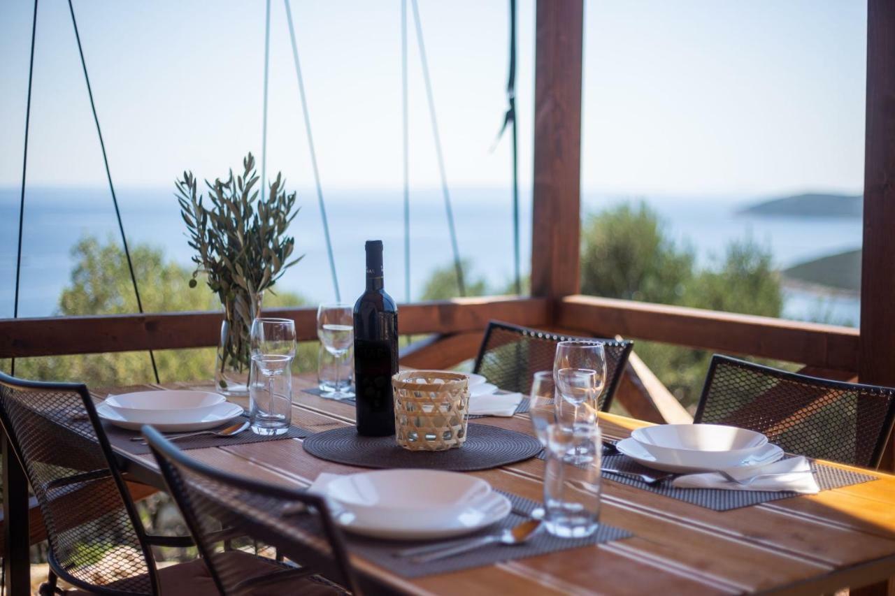 Glamping Tents And Mobile Homes Trasorka Veli Lošinj Buitenkant foto
