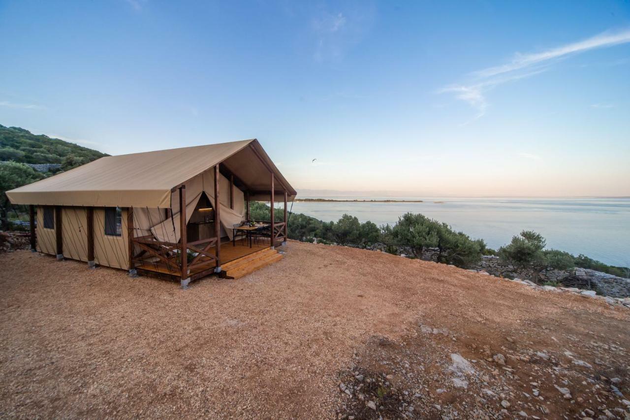 Glamping Tents And Mobile Homes Trasorka Veli Lošinj Buitenkant foto